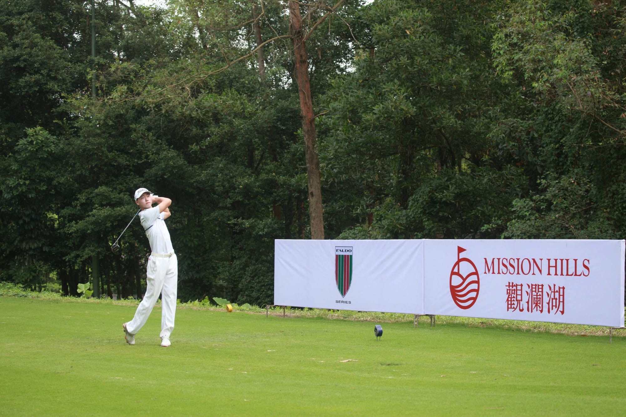 Xiong Tianyi on the tee in the final round.