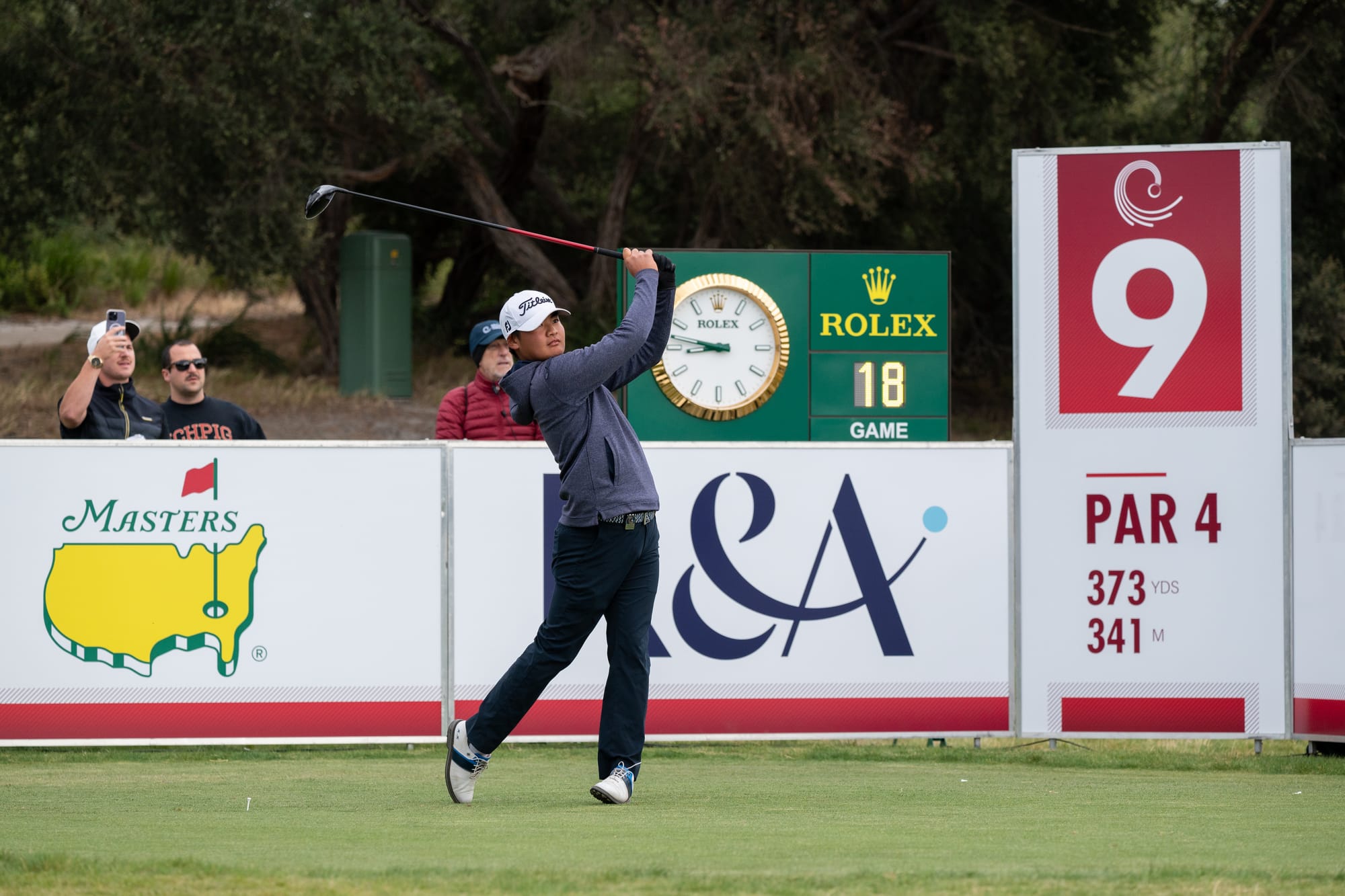 In-Form Kazuma Breezes into First-Round Lead