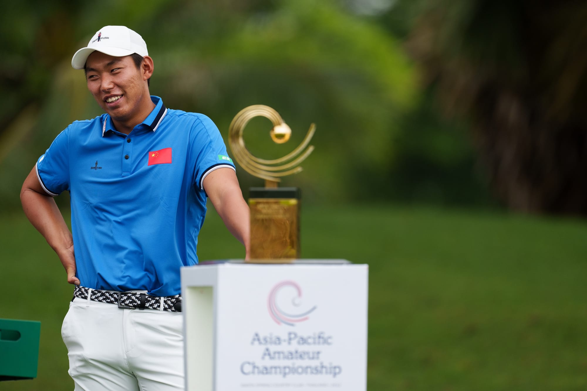 Jin Bo Sets Blistering Opening-Day Pace at Amata Spring