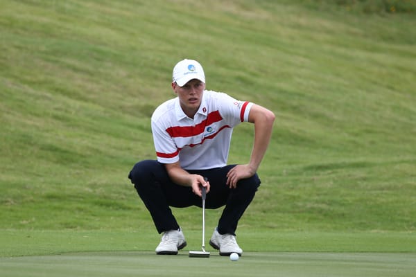 Australian Davis Delivers Major Show of Strength