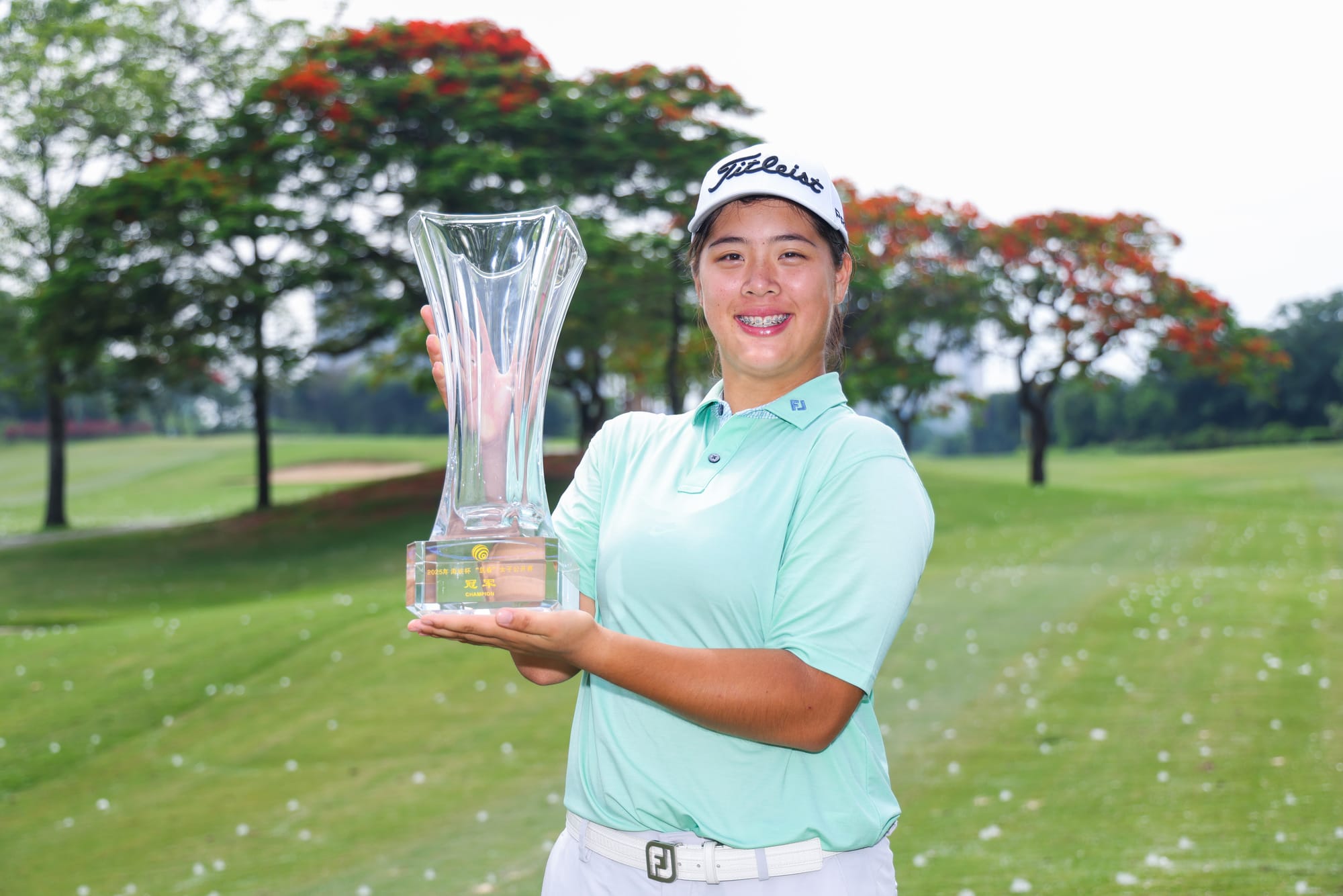 Record-Setting Zhou Claims Third CLPG Tour Title