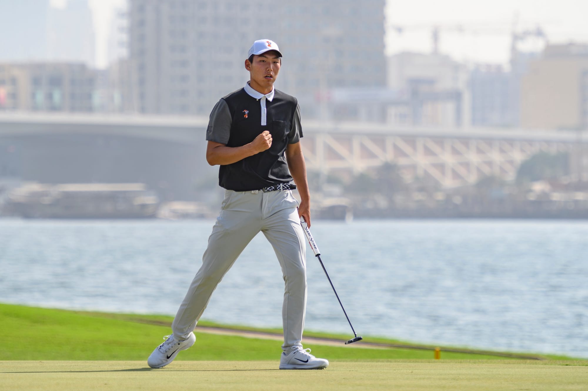 China's Bo Jin Fires 64 to Claim Half-Way Lead