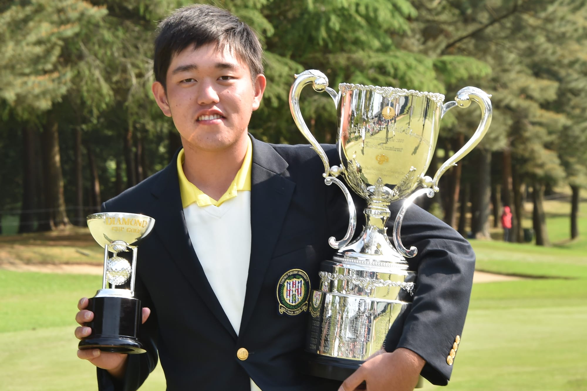 Amateur Aces Aiming to Upstage Professional Rivals