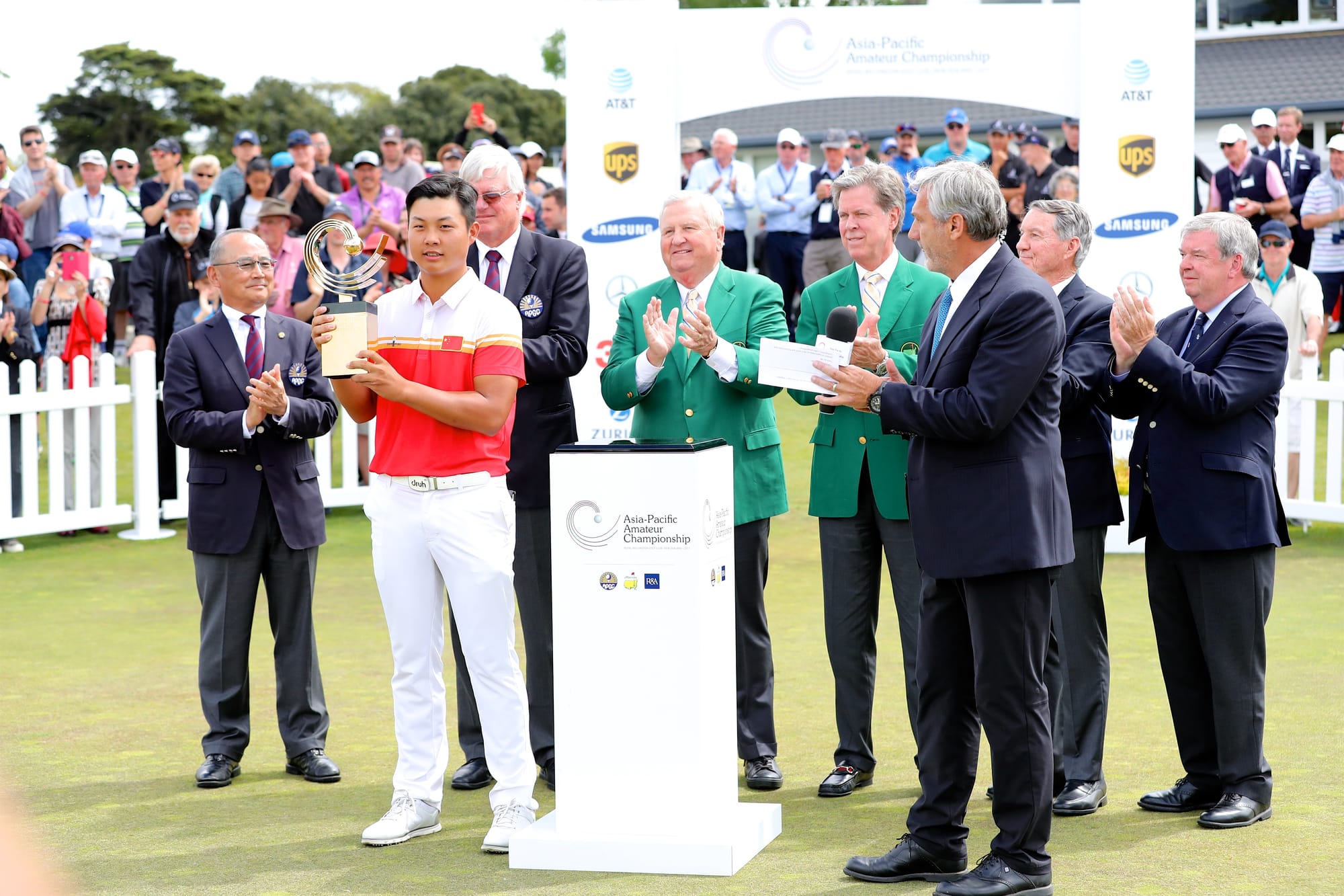 Lin Yuxin took centre stage at the prize-giving ceremony.